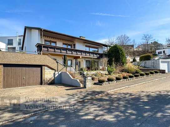 SCHÖNES EINFAMILIENHAUS MIT EINLIEGERWOHNUNG UND ZWEI GARAGEN IN ALTENBURG!
