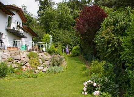 Freundliche 6-7_Zimmer-Maisonette mit Garten und Waldzugang