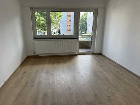 Kernsanierte Schöne helle 2-Zimmer-Wohnung, mit 2 Balkon modernes Bad