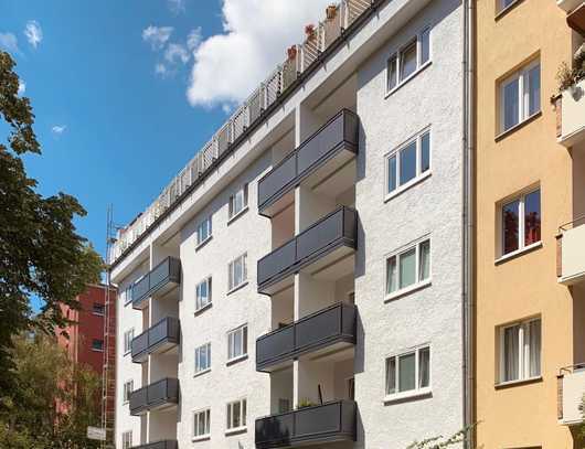 Neu saniertes City Apartment mit Süd-Balkon! Nur 5 min Fußweg vom Olivaer Platz!