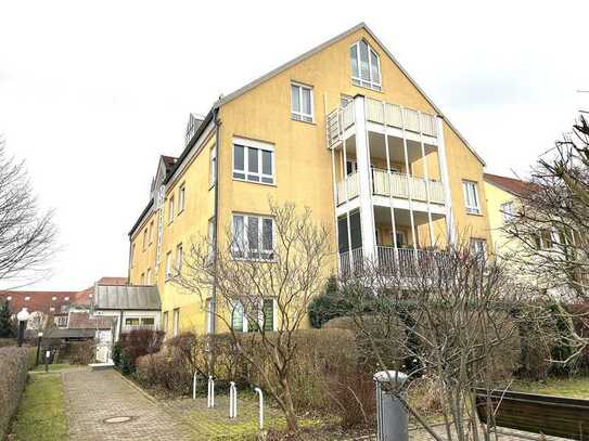 Helle und schöne Maisonette-Dachgeschoss-Wohnung in ruhiger Lage von Dresden Weißig