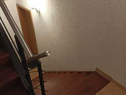 Gepflegte 2,5-Zimmer-Maisonette-Wohnung mit Einbauküche in Bad Urach