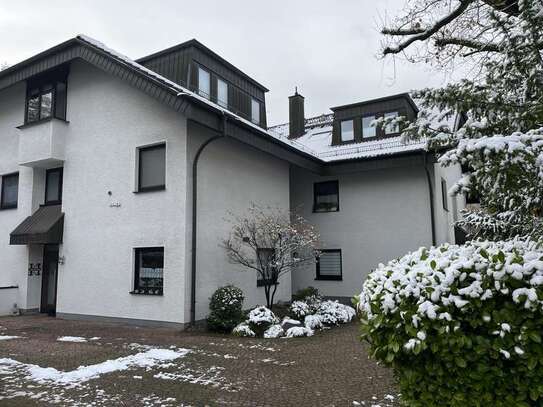 **Großzügige, helle und barrierearme 3 Zimmerwohnung in Moitzfeld an der Stadtgrenze zu Bensberg**