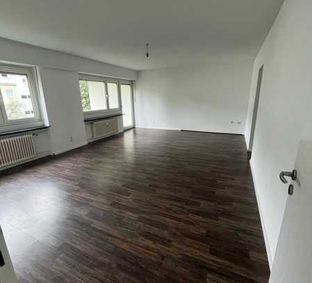 Schöne 3 Zimmer Eigentumswohnung mit Balkon im 2.OG