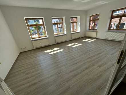 Große und renovierte 3-Zimmer-Wohnung im Herzen von Meldorf