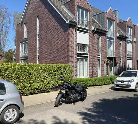 Schöne 3- Zimmer-Wohnung mit Loggia in Krefeld Traar