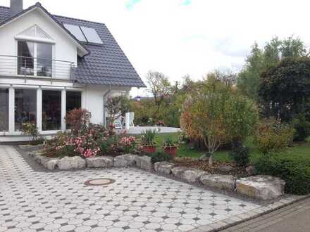 Moderne, helle & hochwertige Wohnung inkl. Einbauküche sowie Garagenstellplatz