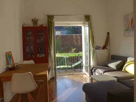 EHRENFELD - MÖBLIERTE 2-ZIMMER- WOHNUNG MIT WEST-BALKON ZU VERMIETEN