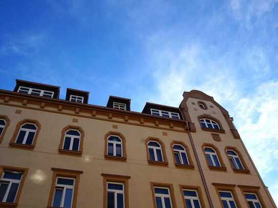 Zweiraumwohnung mit Balkon und neuer Einbauküche in Bernsdorf!