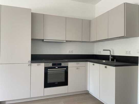 umfassend sanierte 1 Zimmer Wohnung mit EBK und Duschbad