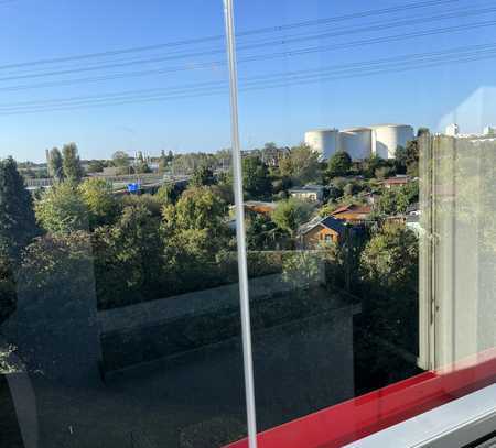 ***Sonnige Wohnung mit verglastem Balkon im schönen Johannisthal sucht netten Eigentümer***