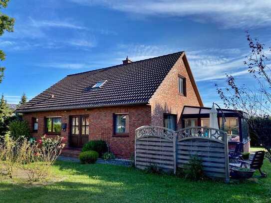 Einfamilienhaus + Doppelhaus auf großem Grundstück in Kremperheide zu verkaufen!