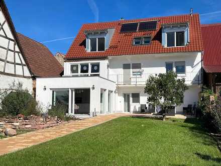 3 Wohneinheiten und 82m² Gewerbe! Der Garten ein Traum!