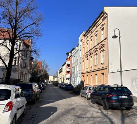 Wohnen am Puschkinpark...helle 3-R-Wohnung im Dachgeschoss - direkt im Herzen der Stadt