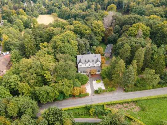 Wunderschönes Anwesen mit einmaligem Grundstück in exklusiver Lage