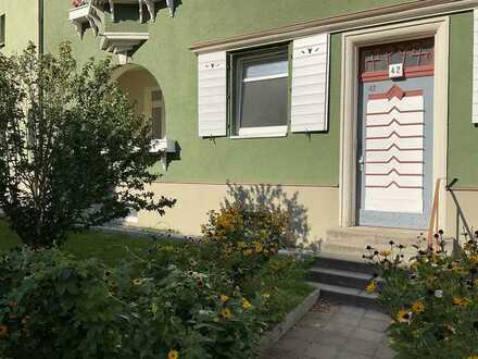 Erstbezug nach Sanierung mit Balkon: freundliche 2-Zimmer-Wohnung in Frankfurt