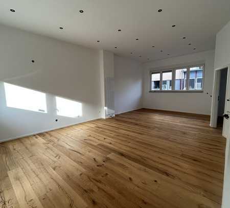 **Neu saniert** 2 Zimmerwohnung mit Terrasse