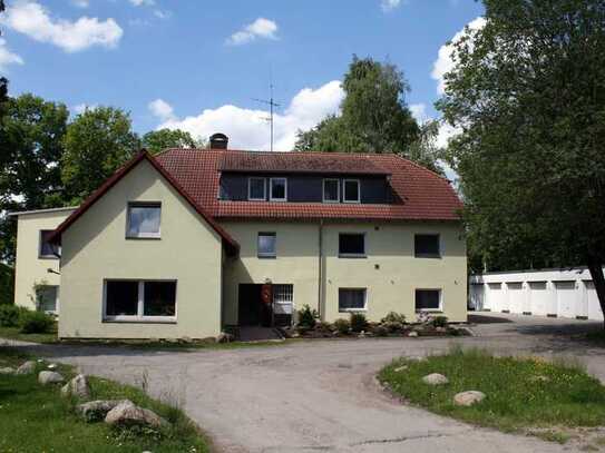 Garbsen, Resse: renovierte, großzügige 1-Zi. Dachgeschoss-Wohnung, Küche/Duschbad/Flur + Garage