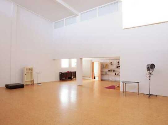 Großzügiges Loft in offener Bauweise mit Galerie.