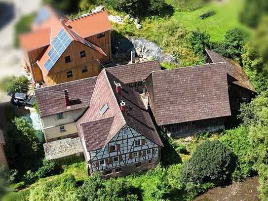 GROßES CHARMANTES FACHWERKHAUS 
MIT SCHEUNE IN RIEDEN