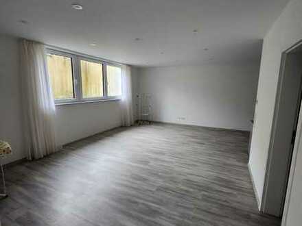 Stilvolle, neuwertige 2,5-Zimmer-Wohnung mit Einbauküche in Schemmerhofen