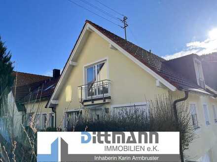 Schöne 3 – Zimmer Dachgeschosswohnung in Margrethausen