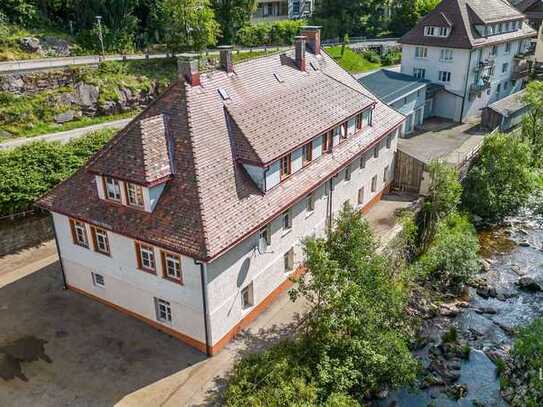 Sanierungsbedürftiges Mehrfamilienhaus in guter Lage - kaufen, sanieren, vermieten