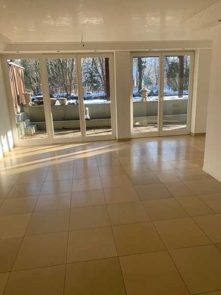                                                               Exclusive 3 Zimmer Wohnung mit Zugang zur W&uuml;rm !                                                       in Obermenzing (München)