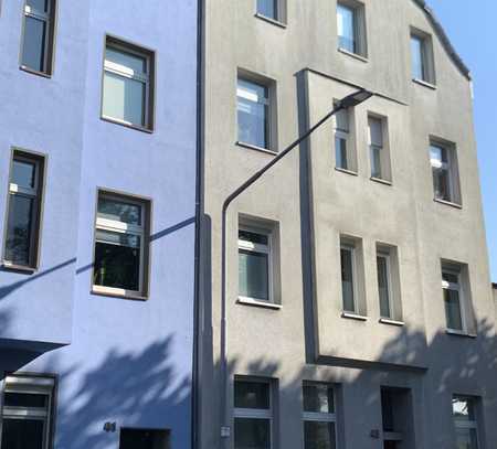 Stilvolle renovierte 5-Zimmer-Wohnung mit Balkon in Ratingen