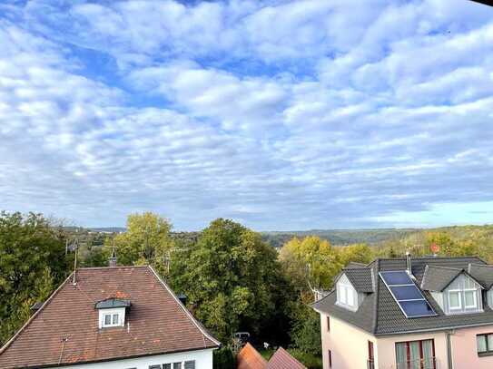 Ansprechende 2-Zimmer-DG-Wohnung mit Balkon und Einbauküche in Schwäbisch Hall