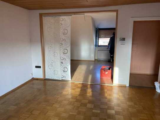 Sanierte 2-Raum-Dachgeschosswohnung in Mannheim Sandhofen