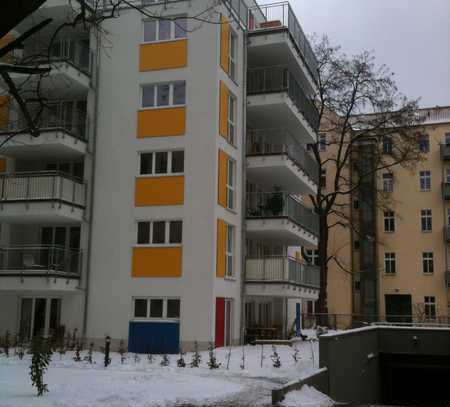 Tiefgaragenstellplatz Nähe S-Bahnof Warschauer Str. - zu vermieten