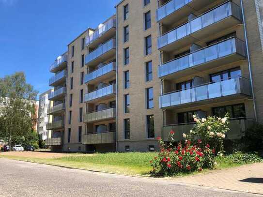 Helle 2-Raum-Wohnung in Stadtnähe mit EBK, Balkon und Aufzug