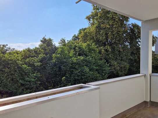 Helles Apartment mit großem Sonnen-Balkon Nähe U3 !