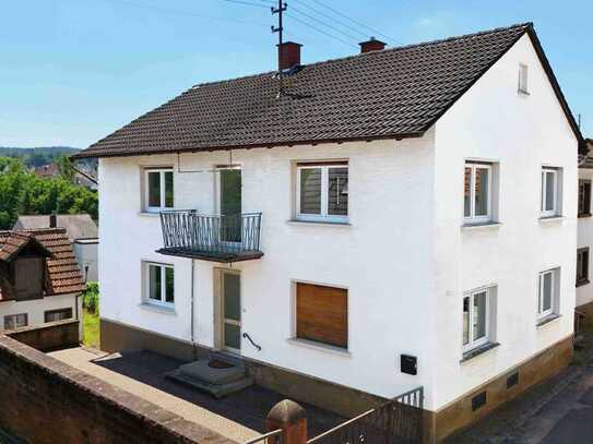 Großes Grundstück, viel Potenzial: Sanierungsbedürftiges Haus in Hochspeyer