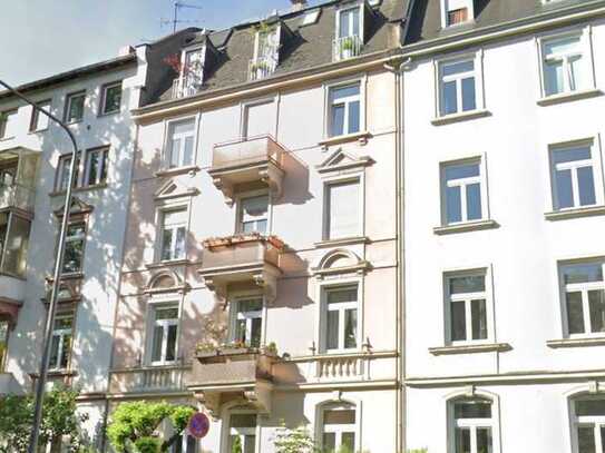 Frankfurt-Nordend: Top modernisierte 3-4 Zimmer Stilaltbauwohnung!