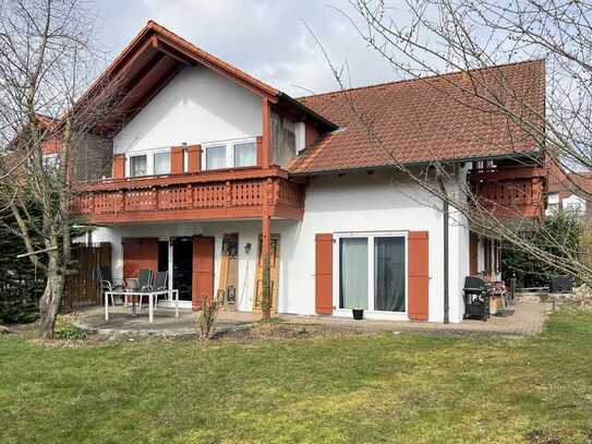 3-Zimmer-Wohnung (Nr.2) in ruhigem Wohngebiet in Erbach mit Garten und Stellplatz.