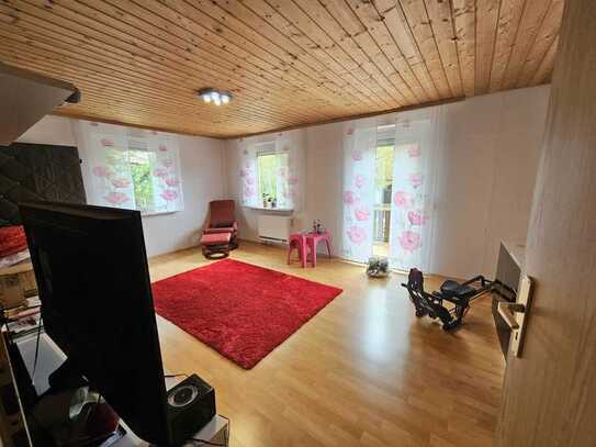 Top gepflegte 4,5 Zimmer Maisonetten-WHG mit Garage/Balkon!!