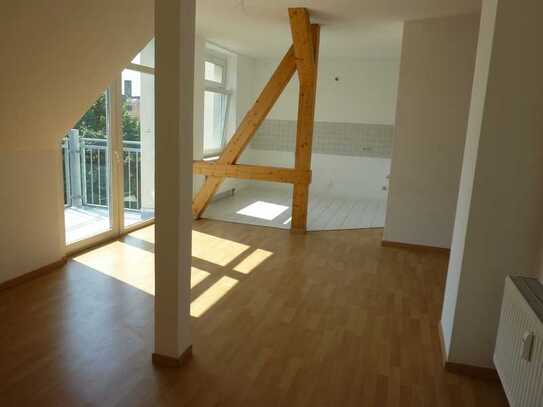 Anders als Andere! - Schicke DG-Maisonette mit Balkon in Bernsdorf