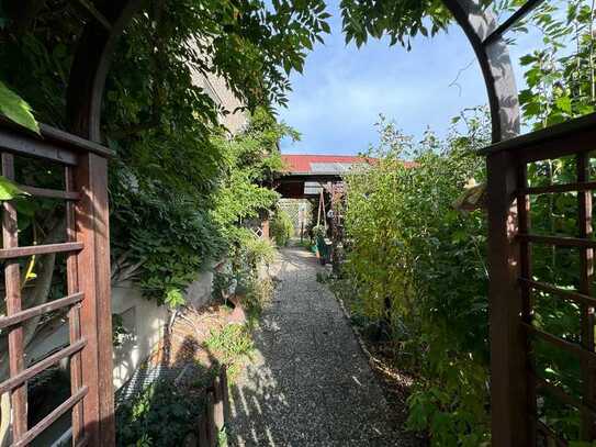 Bezugsfreie 2-Zimmer-Wohnung mit Gartenanteil – Ruhig und gemütlich