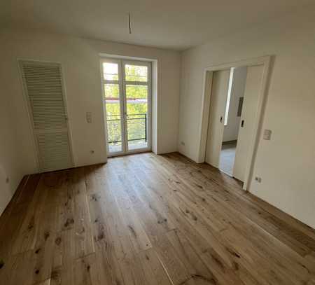 ++ Neuwertige Wohnung mit Parkettboden und Balkon ++