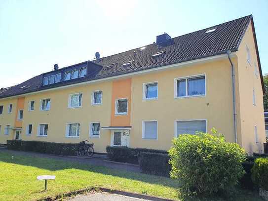 Freundliche Dreizimmerwohnung in idyllischer Lage mit Balkon !Teppichböden werden aktuell renoviert!