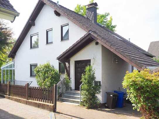 Familienfreundlich: Freistehendes Haus mit geschütztem Garten