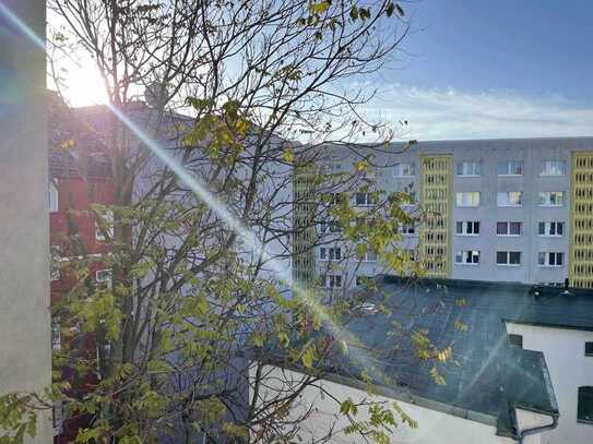 Am grünen Stadtpark wohnen! Die bequeme 3-Zimmerwohnung bietet alles, was man braucht.