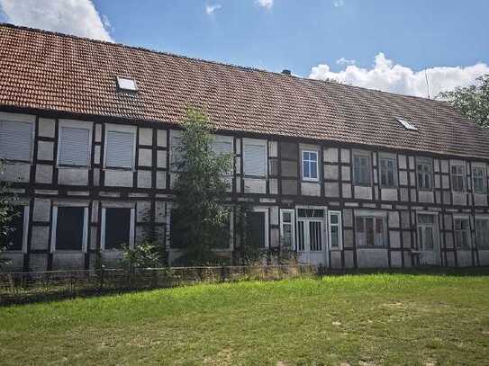 Zwangsversteigerung: Fachwerk-Mehrfamilienhaus in Lohne Nähe Arendsee