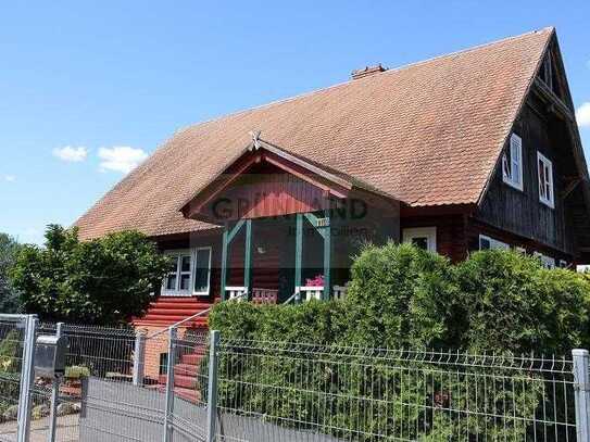 *Charmantes Holzblock-Landhaus im Urlaubsgebiet und nah am Wasser!*