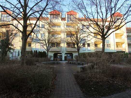 3-Zimmer-DG-Wohnung mit Wintergarten und TG-Stellplatz