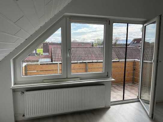 Geschmackvolle 4-Raum-Maisonette-Wohnung mit EBK in Hatzenbühl