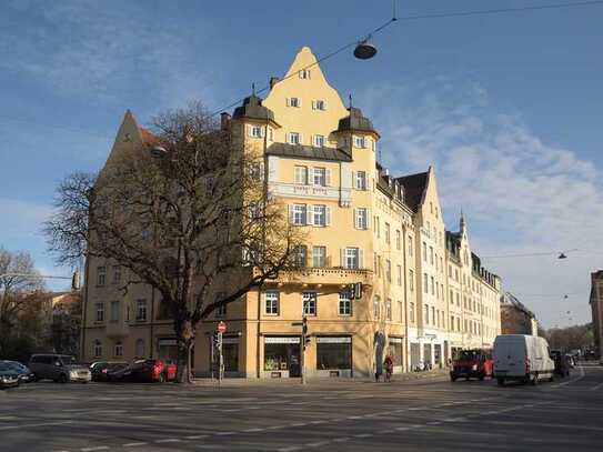 Elegantes Büro im Altbau