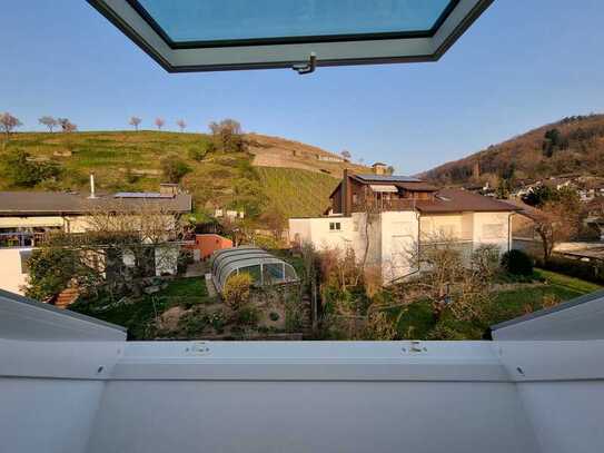 exklusive 3,5-Zimmer-Wohnung mit Balkon und Blick auf die Weinberge